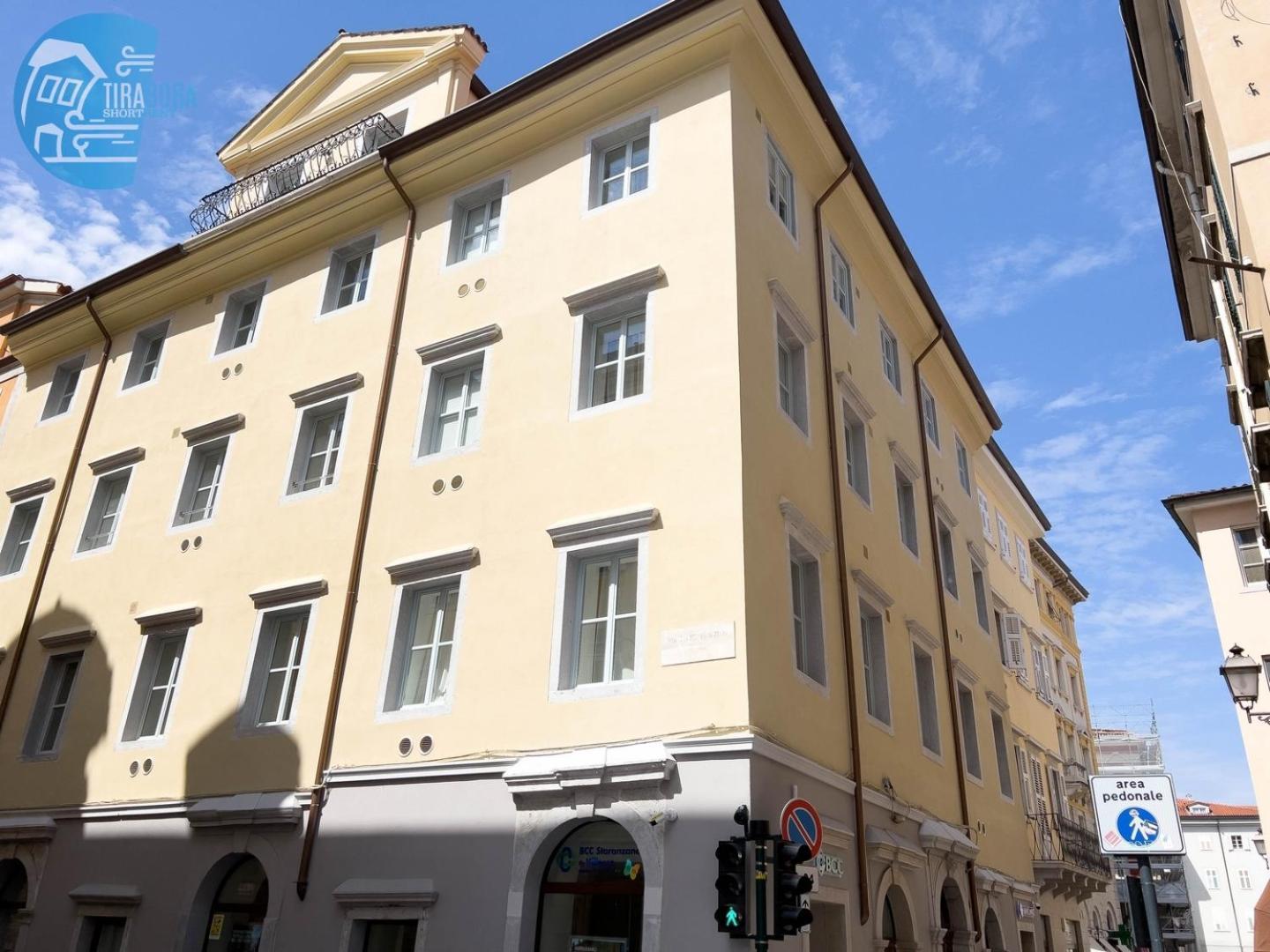 Cavana 10 Tirabora Short Rent Trieste Bagian luar foto